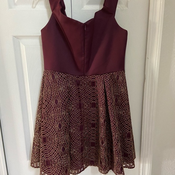 Off the Shoulder Dress - Picture 4 of 4